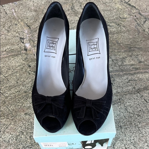 Vintage 8.5 Black suede Peep-Toe Heels 8.5 - Picture 2 of 6